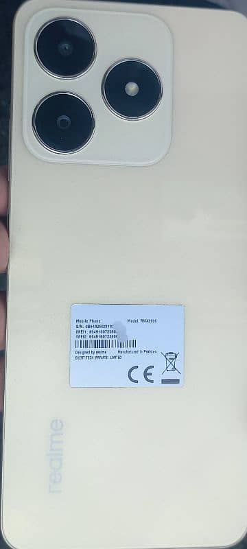 Realme C61 0