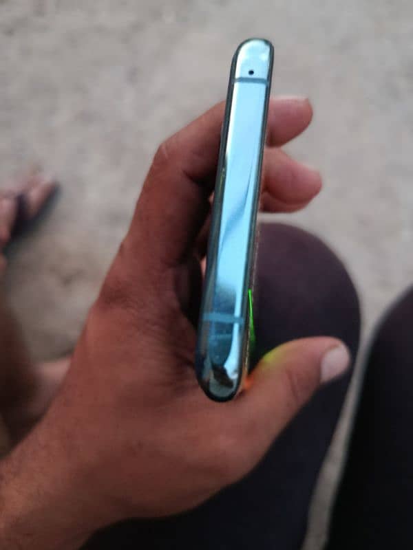 screen line ha or baki 10/10 condition ok 4