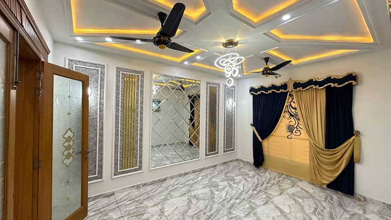 10 Marla Lavish Brand New House 3