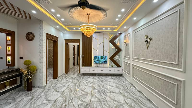 10 Marla Lavish Brand New House 5
