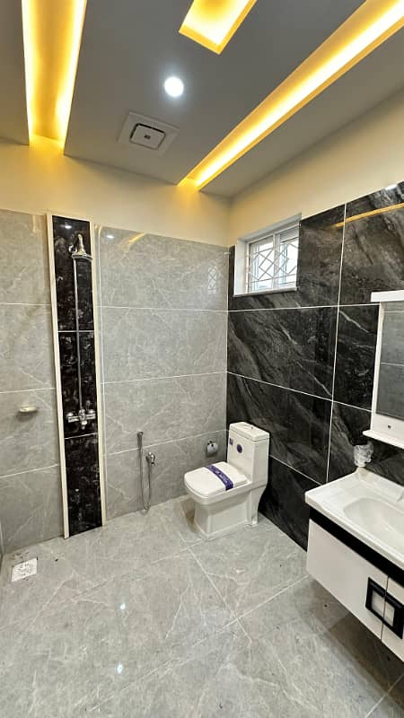 10 Marla Lavish Brand New House 9