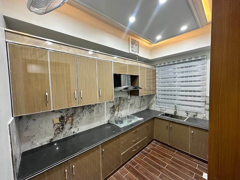 10 Marla Lavish Brand New House 19