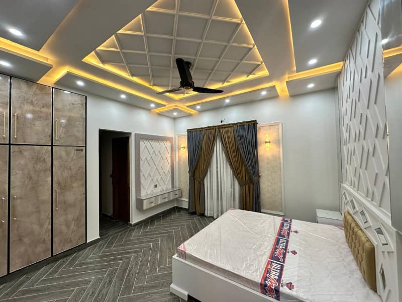 10 Marla Lavish Brand New House 20