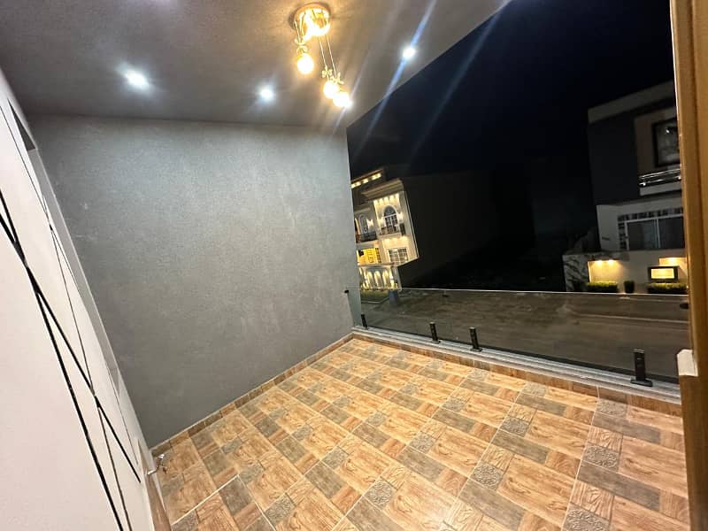 10 Marla Lavish Brand New House 24