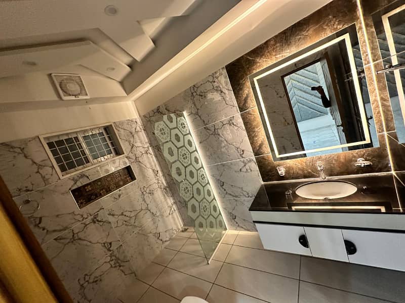 10 Marla Lavish Brand New House 25