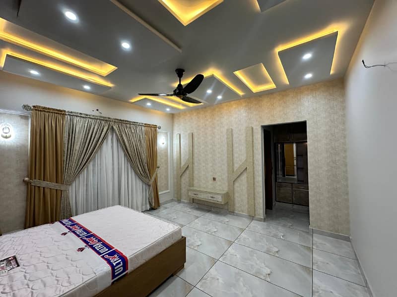 10 Marla Lavish Brand New House 27