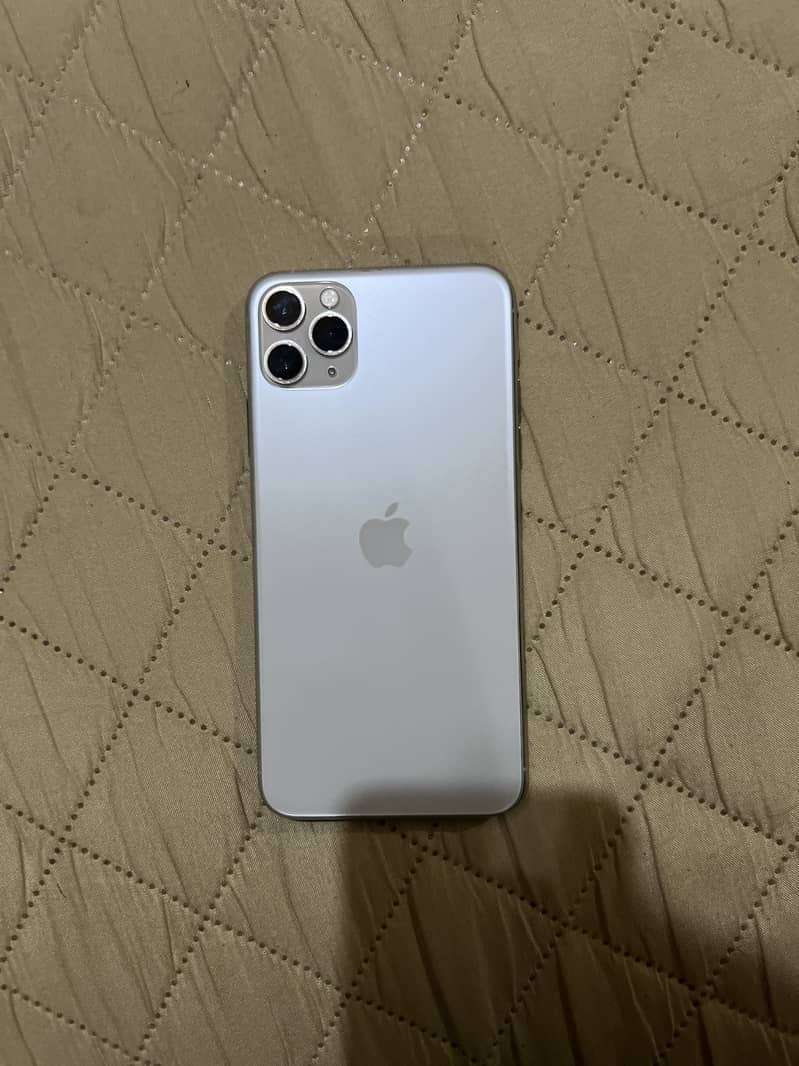 iPhone 11 Pro Max 4