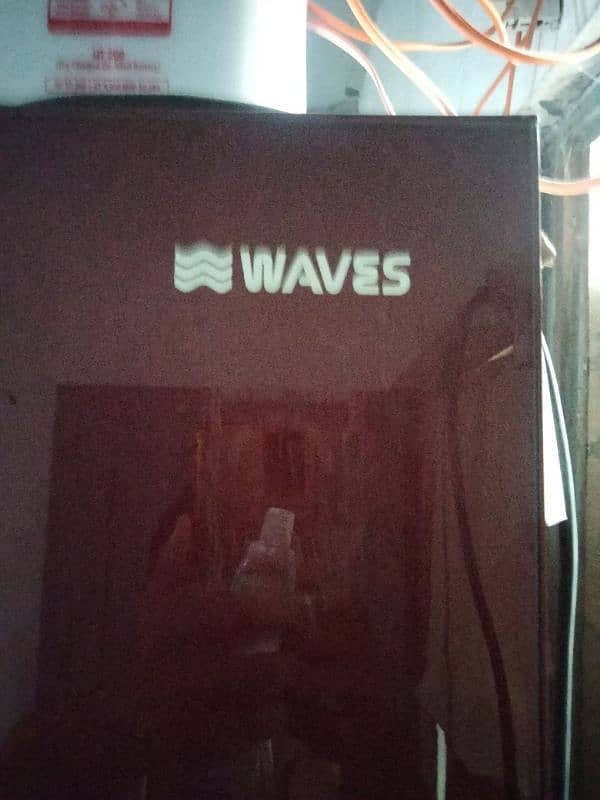 waves fridge mediam size 6