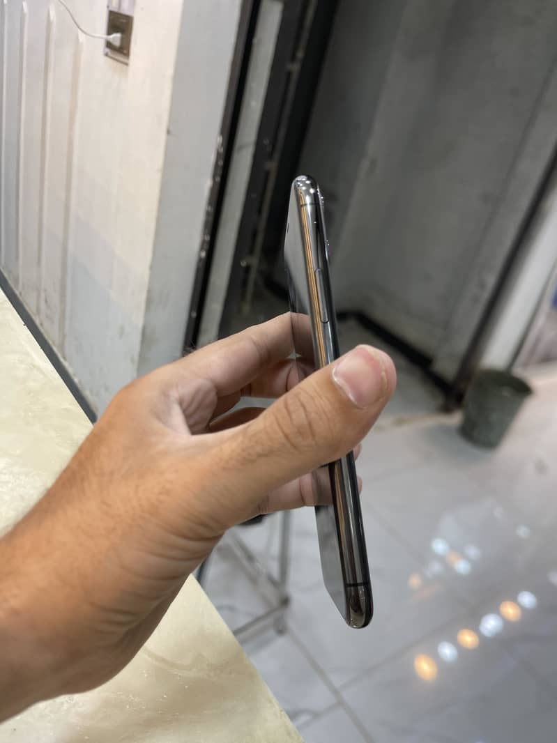 iPhone 11 Pro 256 gb pta approved both sim just bettry change 3