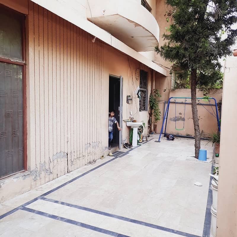 10 Marla beautiful house for sale Alama Iqbal town Lahore 1