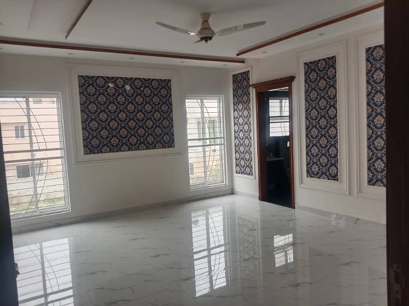UPPER PORTION 3 BEDROOM TILE FLOOR AVAILABLE 5