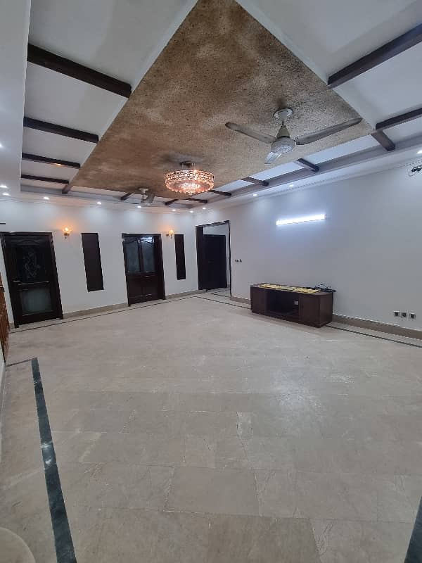 UPPER PORTION 3BED TV LOUNGE STORE PARKING 3