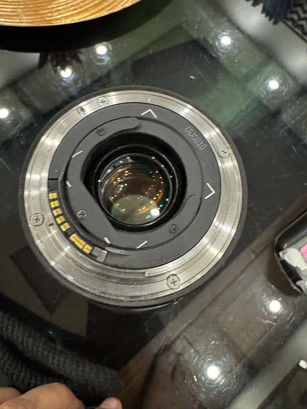 Canon Lens. 17-40mm ,  f4  L USM in good condition 3