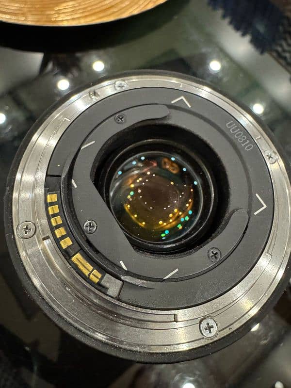 Canon Lens. 17-40mm ,  f4  L USM in good condition 4