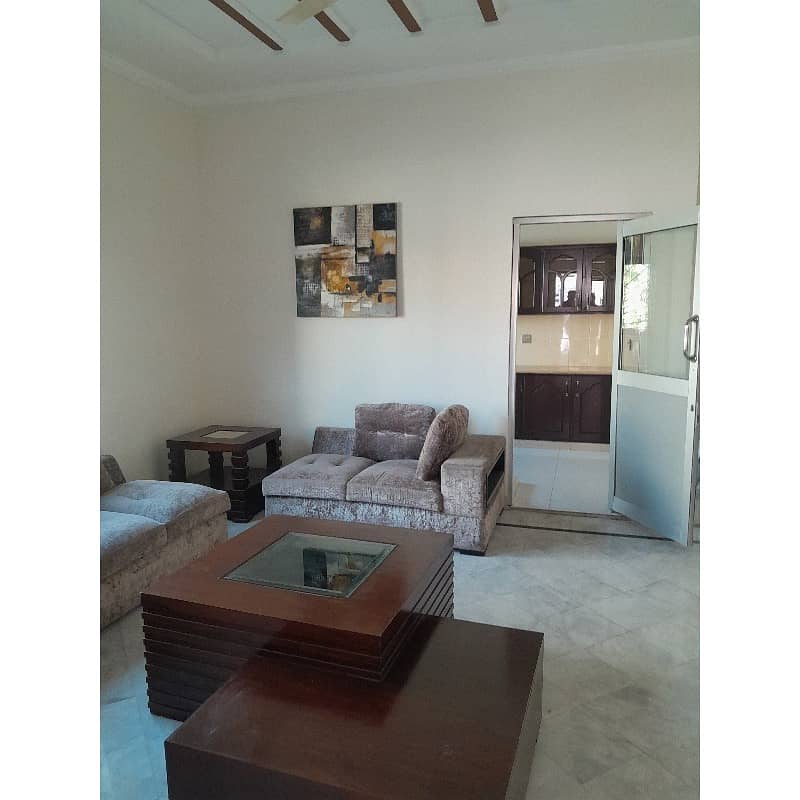 10 Marla Lower Portion For Rent 6