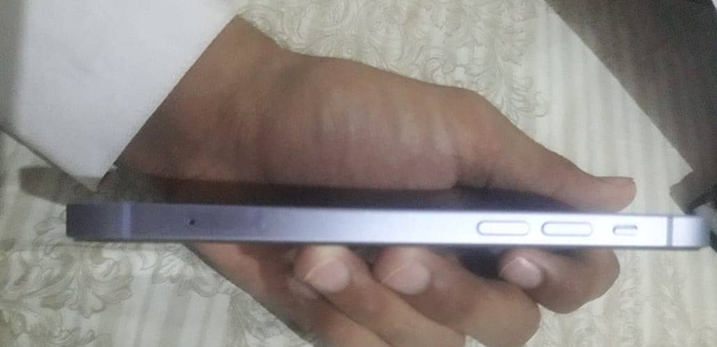 Iphone 12 80 percent health condition 10/10 4