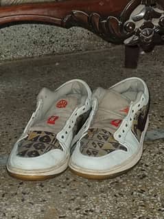 NIKE