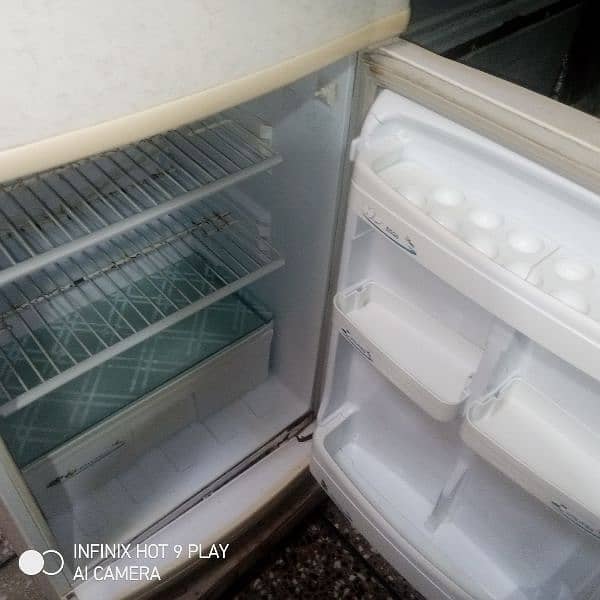 11 to 12 cubic fridge 11