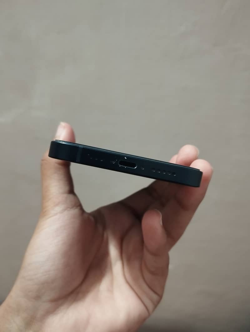 Iphone 13 jv 10/10 condition free chip 8