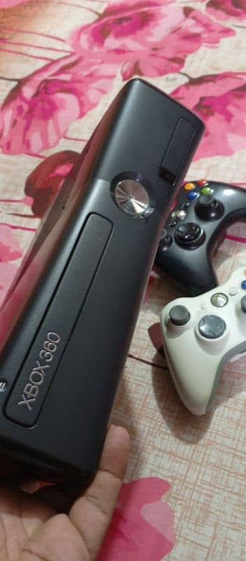 Xbox 360 slim 1