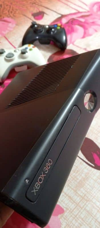 Xbox 360 slim 4
