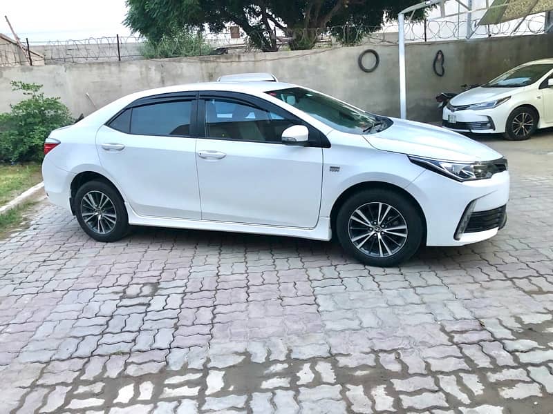 Toyota Corolla Altis total genuine Rs-49 lack 2018/19 model / 4