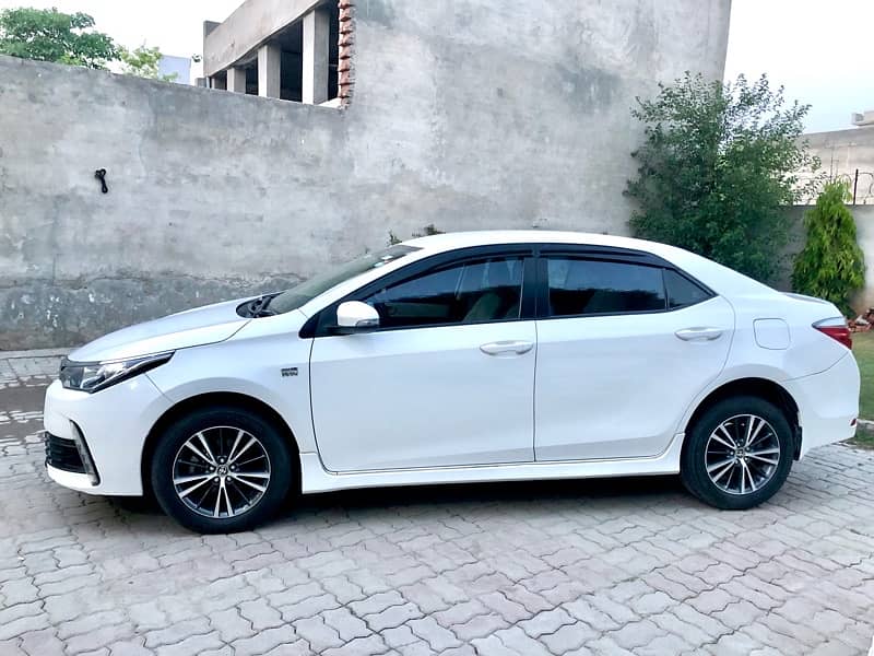 Toyota Corolla Altis total genuine Rs-49 lack 2018/19 model / 5