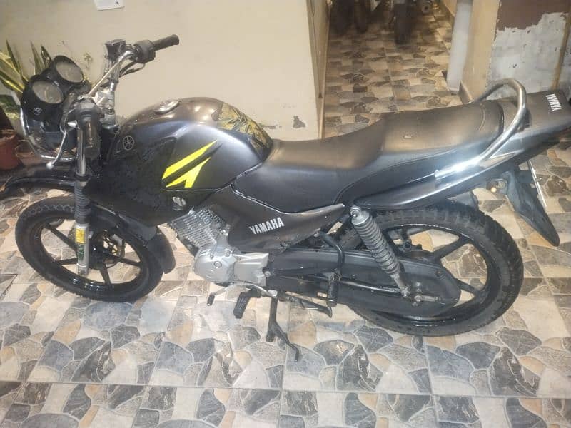 Yamaha YBR 125 7