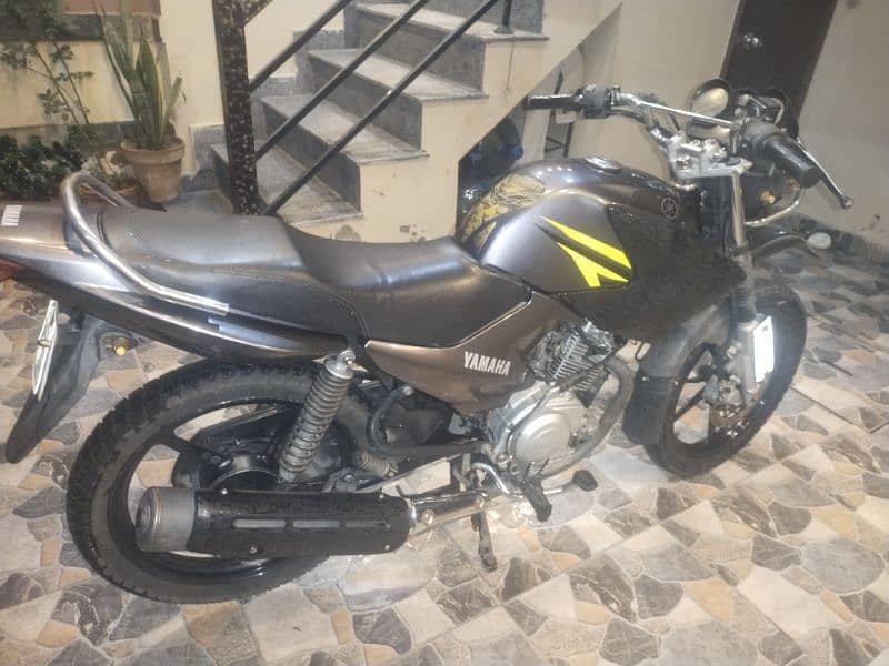 Yamaha YBR 125 8