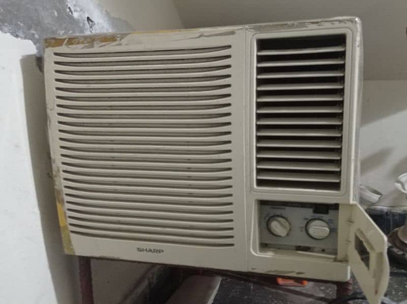 Window Ac Sharp 1