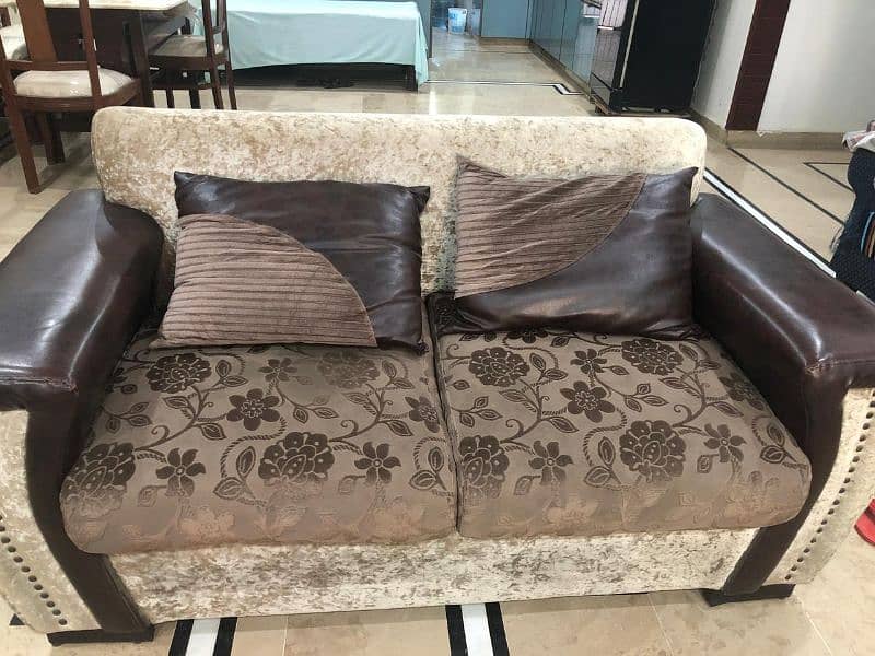 Sofa set 0