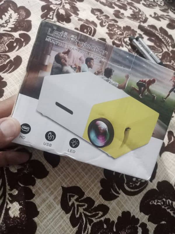 mini projector 0