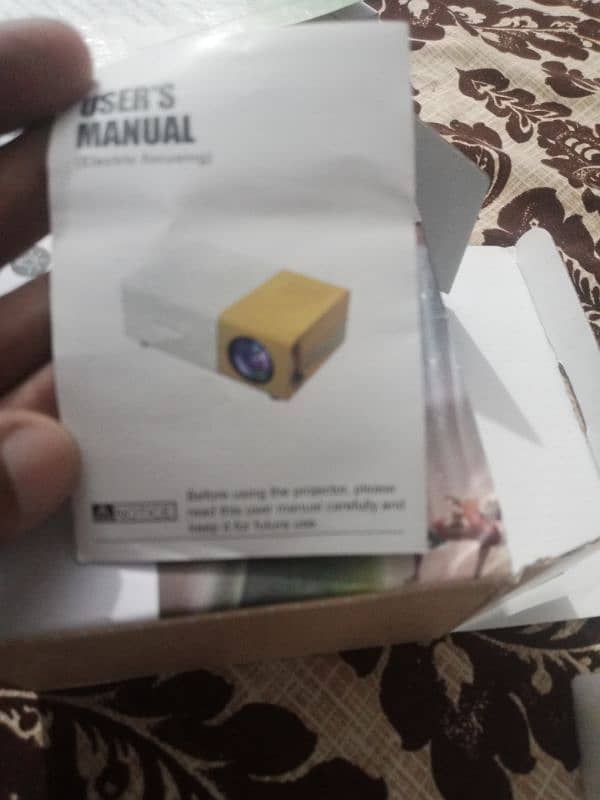 mini projector 3