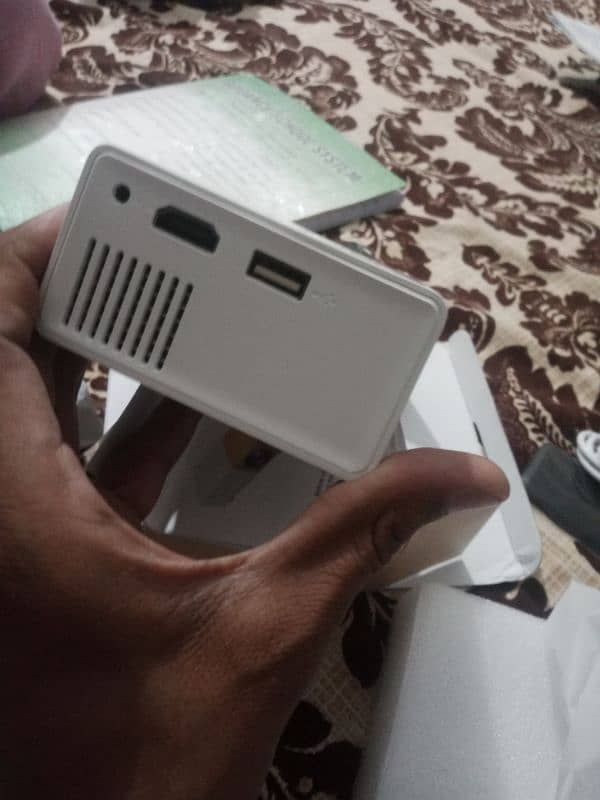 mini projector 6