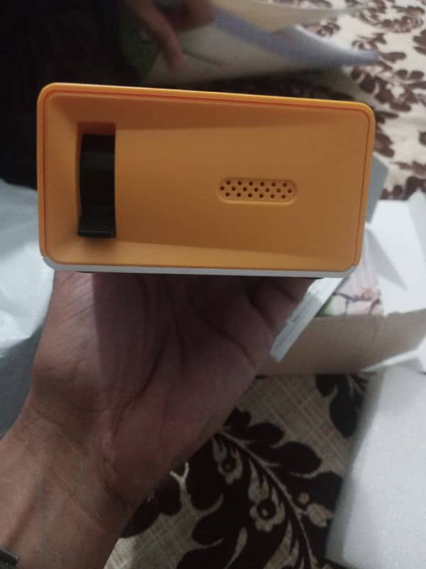 mini projector 7