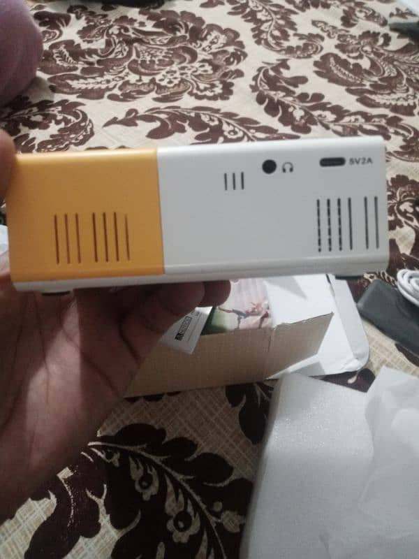 mini projector 8