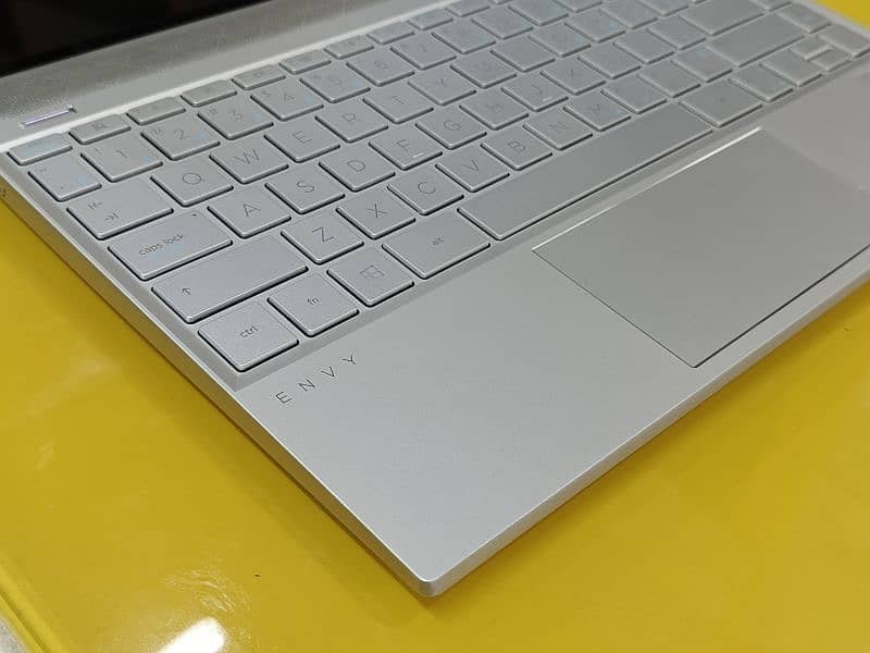 HP ENVY 14 10th i5 512GB SSD HDR Display 1