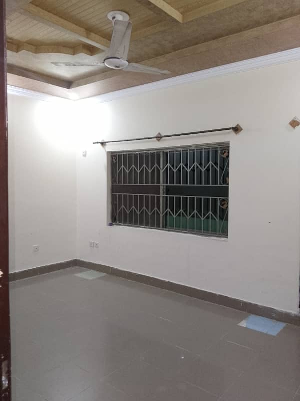 Ful house available for rent 3 bedroom with attached bathroom drawingroom T V lounge kitchen car parking 3