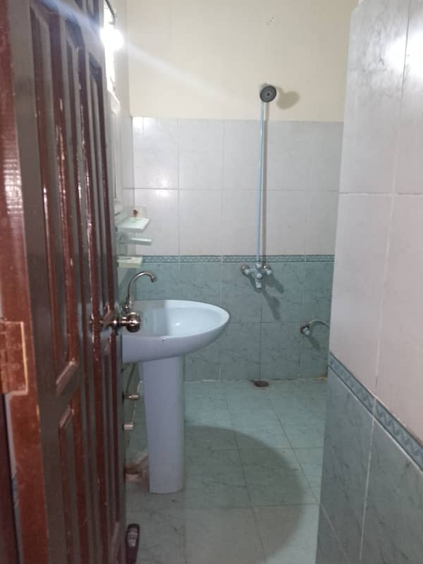 Ful house available for rent 3 bedroom with attached bathroom drawingroom T V lounge kitchen car parking 5