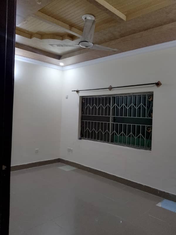 Ful house available for rent 3 bedroom with attached bathroom drawingroom T V lounge kitchen car parking 8