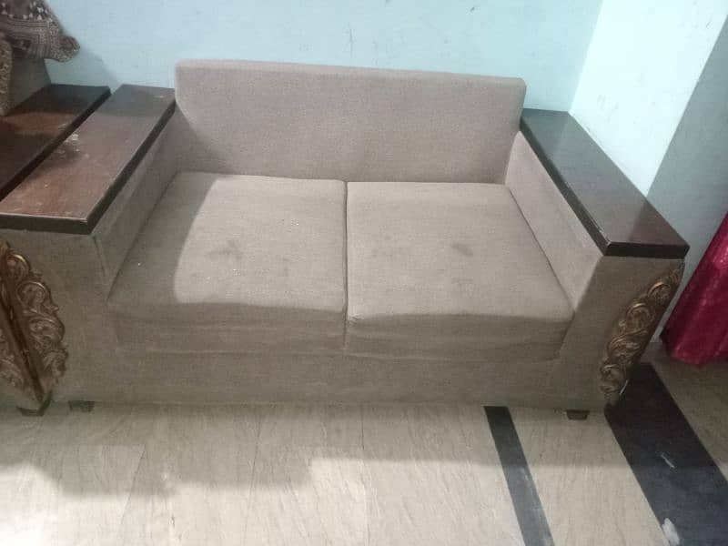 3,2,1 sofa and show case for sale 4