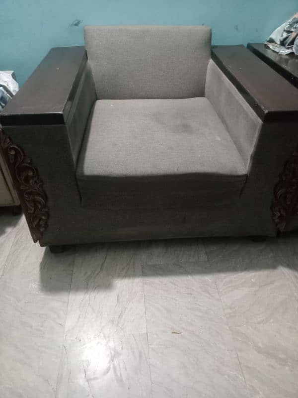 3,2,1 sofa and show case for sale 6