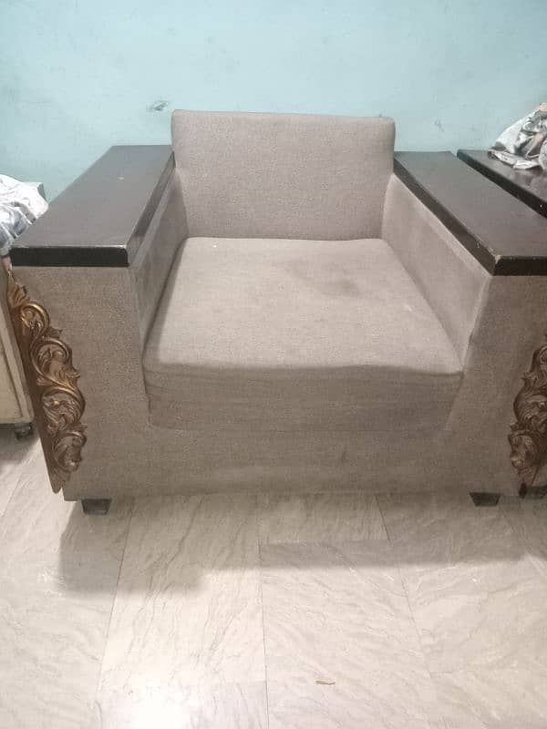 3,2,1 sofa and show case for sale 7