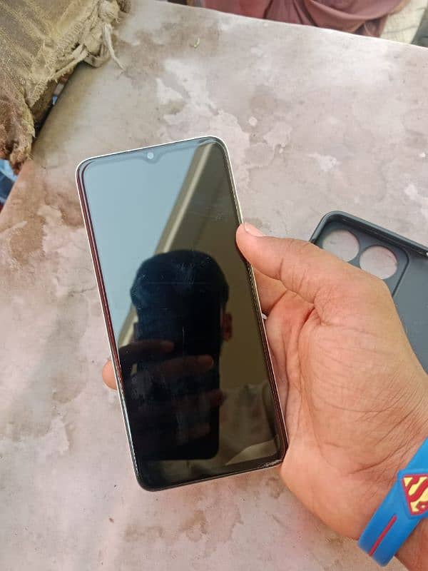 Tecno spark 10c 4+4 128 1