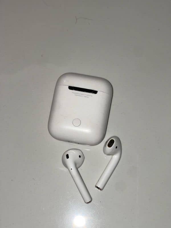 Apple AirPods 2nd generation 1