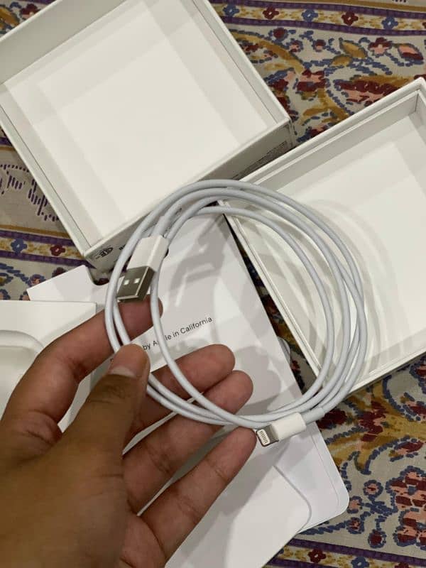 Apple AirPods 2nd generation 4
