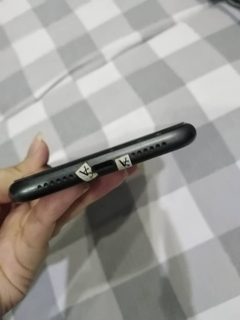 Apple iPhone 11 6