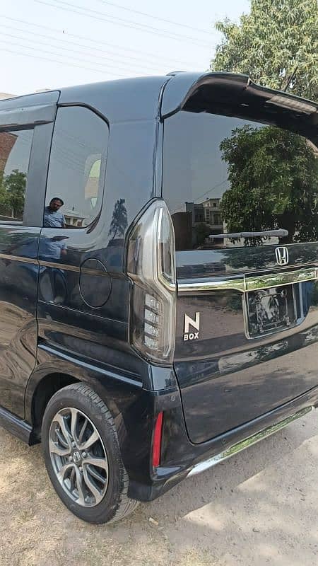 Honda N Box Custom 2025 5