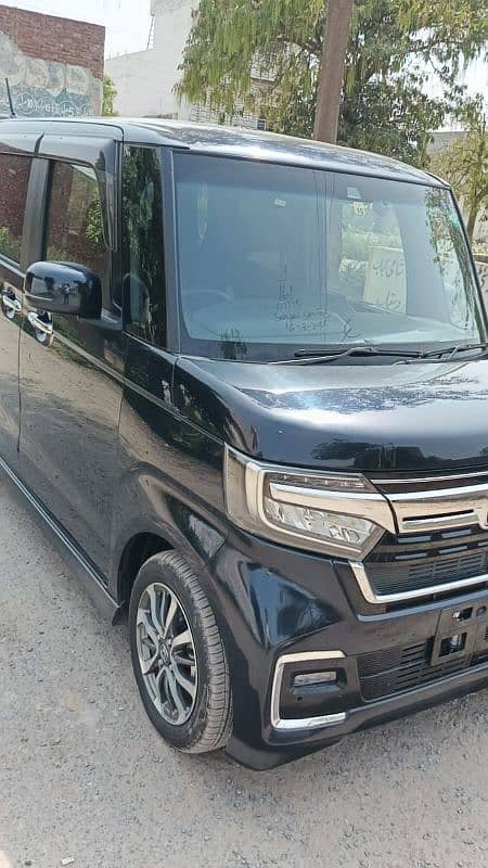 Honda N Box Custom 2025 6