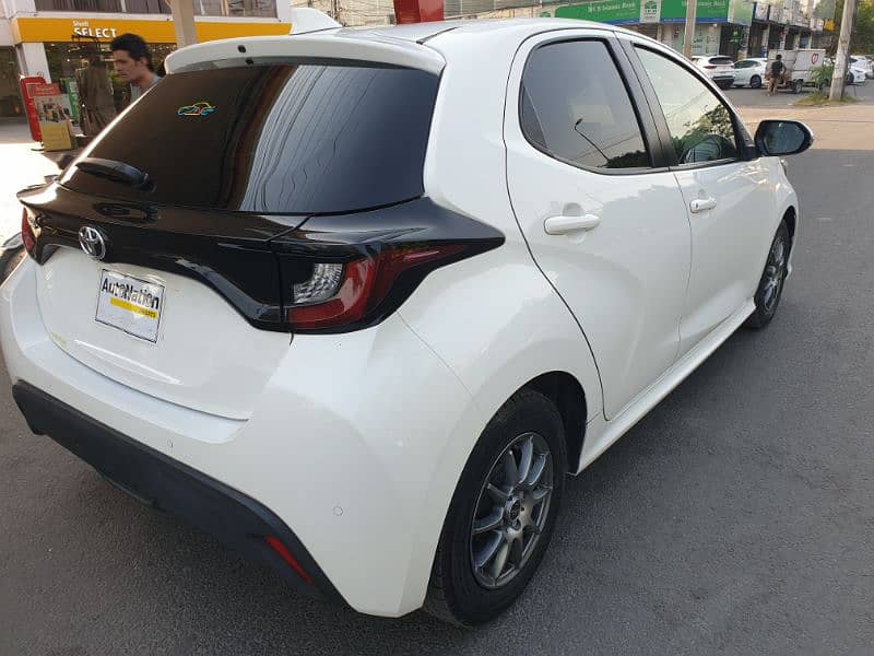 Toyota Yaris 2021 4